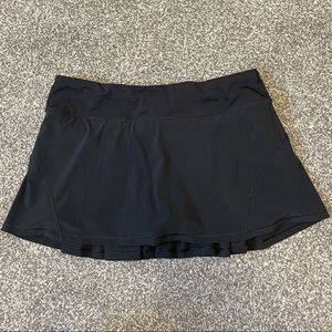 Like new Lululemon pleated black skirt size 8